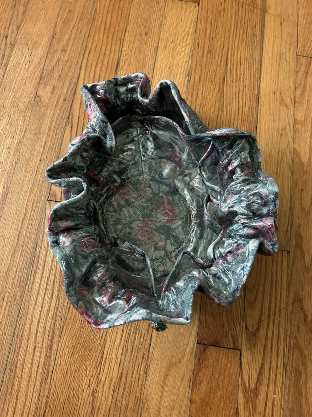 Velvet Drawstring Pouch Bag in Gray and Pink